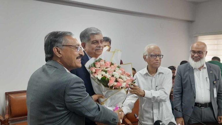 স্বপ্ন দেখি ছাত্র-ছাত্রীরা দেশের ভেতরেই যেন ভবিষ্যৎ দেখতে পারে 