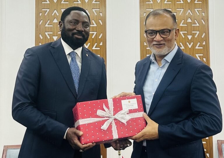 বাংলাদেশ-গাম্বিয়া বাণিজ্য সম্পর্ক জোরদারে বৈঠক