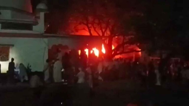 বরগুনায় হযরত ইসমাইল শাহ এর মাজারে হামলা ও অগ্নিসংযোগ