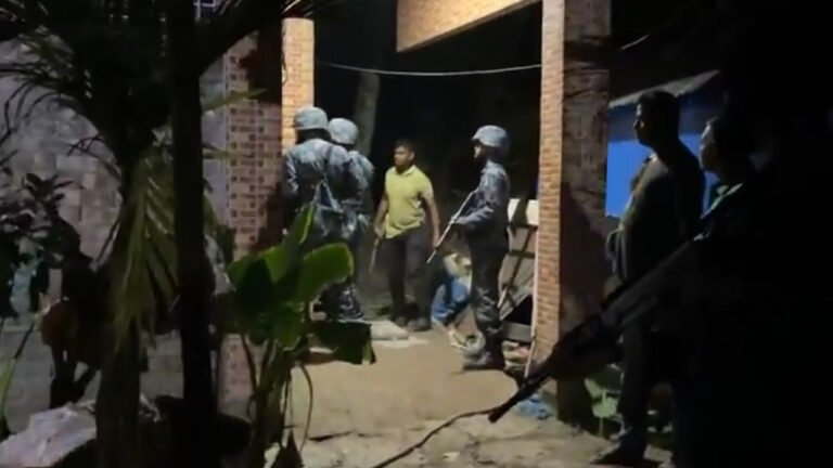 মধ্যরাতে সন্ত্রাসীদের সঙ্গে যৌথ বাহিনীর গোলাগুলি, আহত বেশ কয়েকজন