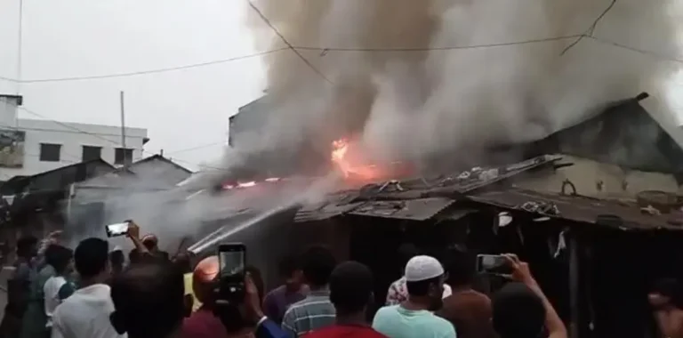 পটুয়াখালী গলাচিপায় ভয়াবহ অগ্নিকাণ্ড, কোটি টাকার ক্ষতি