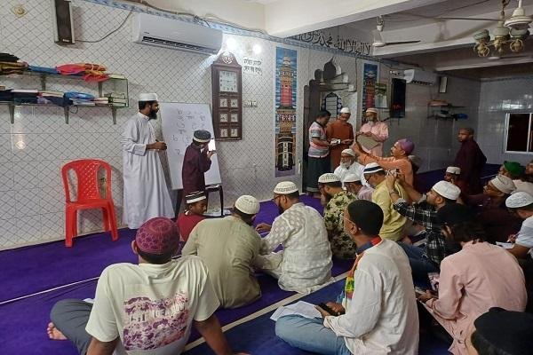 মাত্র ১৫ দিনে বয়স্কদের জন্য কুরআন শিক্ষা কার্যক্রম শুরু কলাপাড়ায়