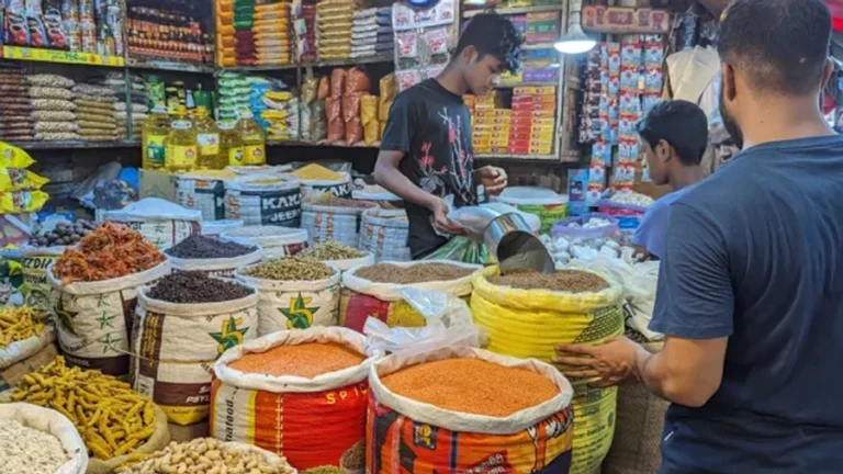 মূল্যস্ফীতির হার কমে ৯.৩২ শতাংশে, ২২ মাসের মধ্যে সর্বনিম্ন