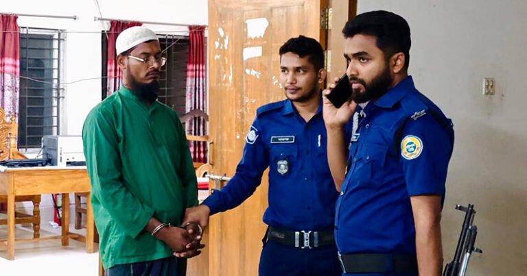 পটুয়াখালীর বাউফলে চোরাই অটোরিকশা উদ্ধার, আটক ১