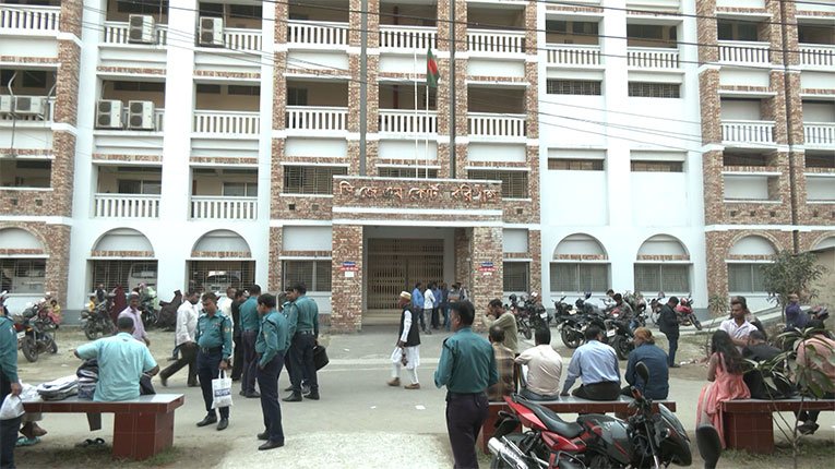 বরিশালে মামলার জট: তিন প্রজন্ম ধরে অপেক্ষা রায়ের