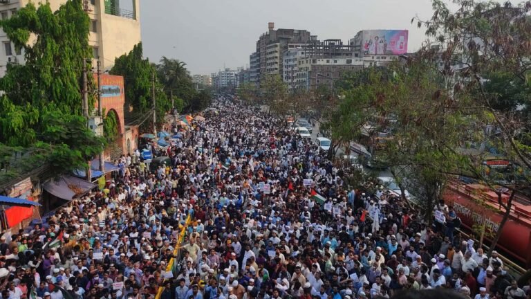 ‘ইসরায়েল গাজায় যুদ্ধ নয় বরং মানবতাবিরোধী অপরাধ করছে’
