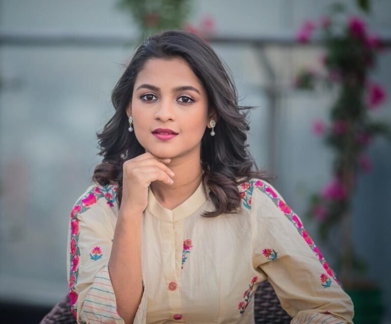 কোরবানির ঈদে বড়পর্দায় আসছেন সাদিয়া আয়মান