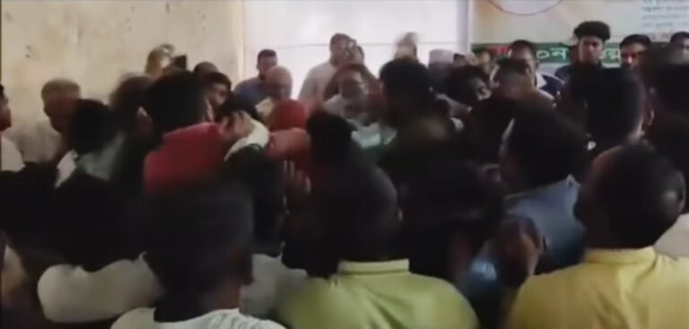 বরিশালে বিএনপির কর্মীসভায় উত্তেজনা, হাতাহাতিতে রূপ