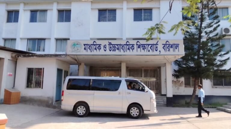 এসএসসি’র প্রথম দিনেই বরিশাল বোর্ডে অনুপস্থিত ১,০৩৩, বহিষ্কার ২
