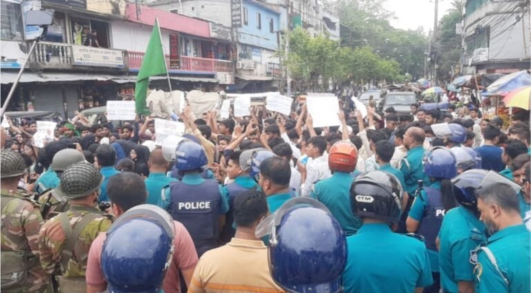 বরিশালে ছয় লেন সড়ক ও আধুনিক হাসপাতালের দাবিতে গণআন্দোলন