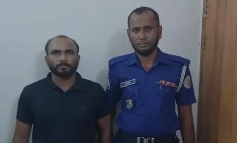 বাউফলে স্বেচ্ছাসেবক দলের নেতা ইয়াবাসহ গ্রেপ্তার