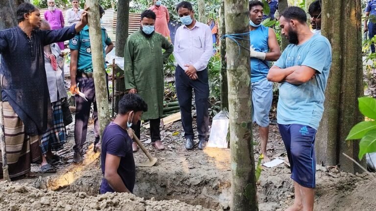 ৯ মাস পর কবর থেকে শহীদ ইমনের মরদেহ উত্তোলন