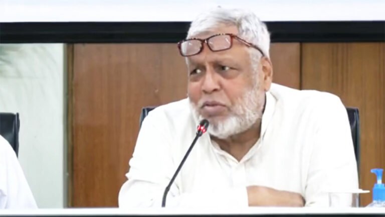 সেবা বিঘ্নে টিভিতে স্ক্রল বাধ্যতামূলক: উপদেষ্টার কড়া নির্দেশ