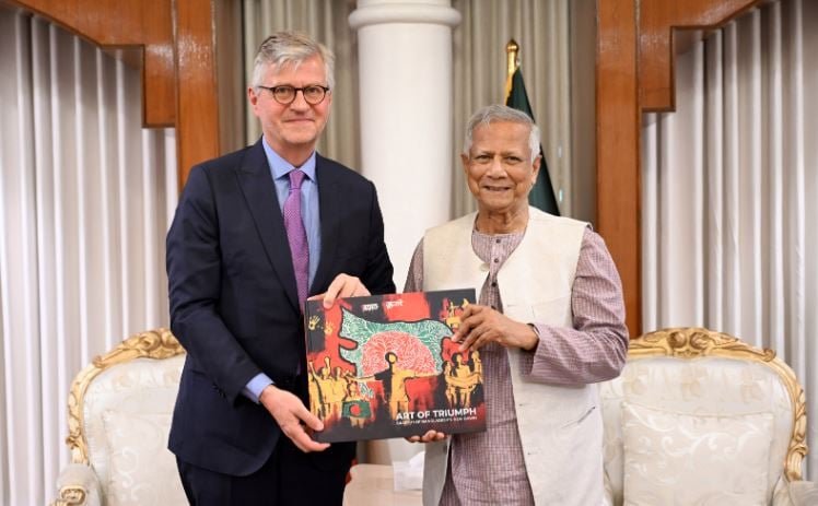 বাংলাদেশ থেকে আরও নারী শান্তিরক্ষী নিয়োগে জাতিসংঘকে প্রধান উপদেষ্টার আহ্বান