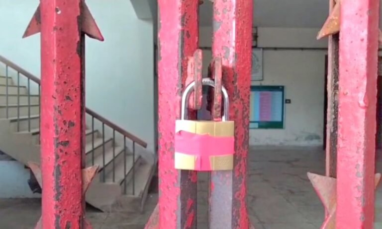 ছয় দফা দাবিতে পটুয়াখালী পলিটেকনিকে শিক্ষার্থীদের শাটডাউন