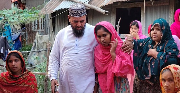 বাবার মরদেহ ঘরে রেখেই পরীক্ষায় মারিয়া, বাবার স্বপ্ন পূরণে অটল অঙ্গীকার