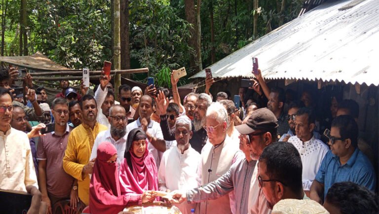 কোরবানি ঈদের আগেই দেশে ফিরবেন খালেদা জিয়া ও তারেক রহমান : আলতাফ চৌধুরী