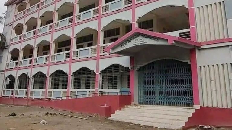 ঝালকাঠিতে এসএসসি ও দাখিল পরীক্ষায় ১২ পরীক্ষার্থী বহিষ্কার, ৯ শিক্ষককে অব্যাহতি