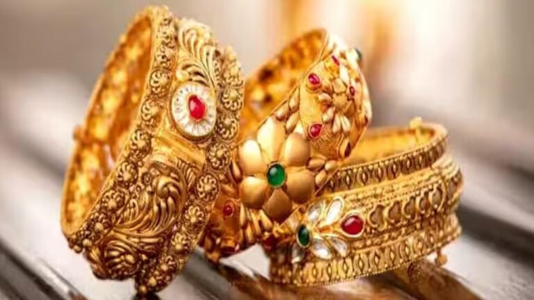 দেশের বাজারে সোনার দাম কমলো