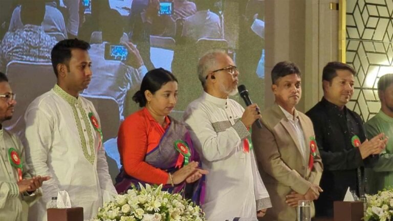 নতুন রাজনৈতিক দল ‘বাংলাদেশ আ-আম জনতা পার্টি’র আত্মপ্রকাশ, আহ্বায়ক রফিকুল আমীন