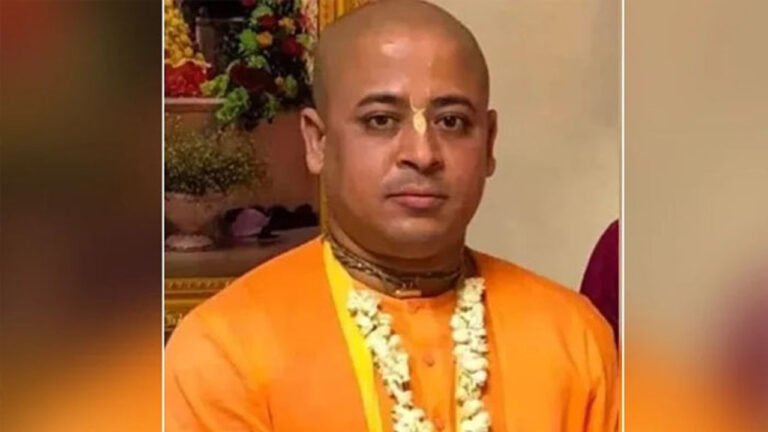 সিনিয়র আইনজীবীর মৃত্যুতে স্থগিত চিন্ময়ের জামিন শুনানি