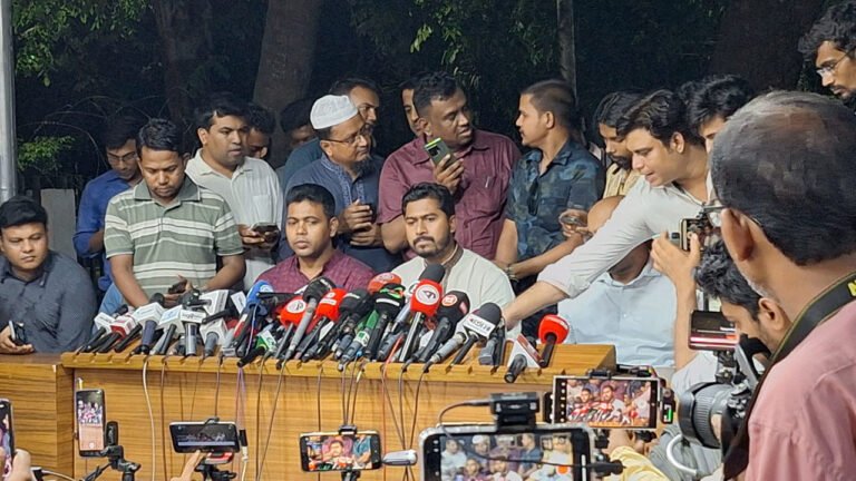  বিতর্কিত উপদেষ্টাদের অপসারণে সরকারের ভাবমূর্তি রক্ষা সম্ভব: নুরুল হক নুর