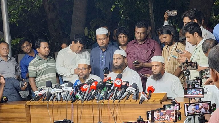 প্রধান উপদেষ্টার সঙ্গে ইসলামী দলগুলোর বৈঠক: নির্বাচন নিয়ে আশ্বাস, সংস্কারে উদ্বেগ