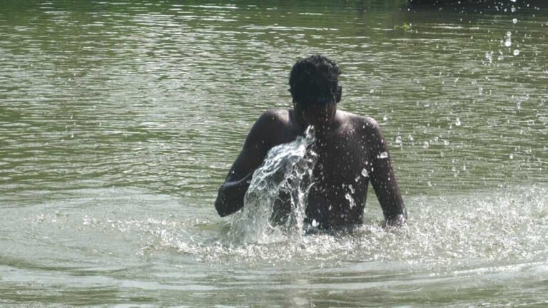 দাবদাহে দিশেহারা ঝালকাঠিবাসী, হাসপাতালে বাড়ছে রোগী
