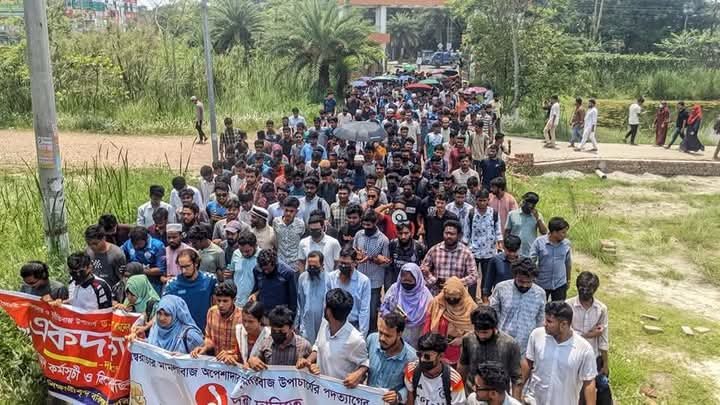 ববি ভিসির অপসারণে শিক্ষক-শিক্ষার্থী একত্র, আন্দোলনের নতুন মোড়