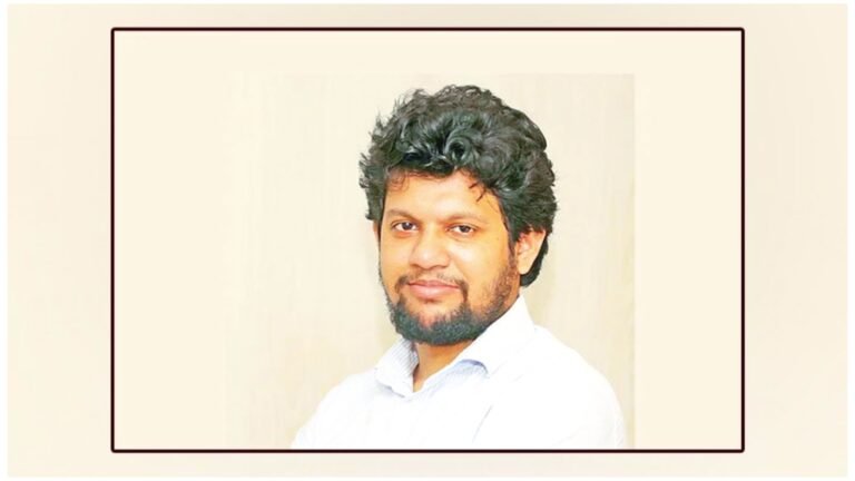তথ্য উপদেষ্টা মাহফুজ আলমের দুঃখপ্রকাশ: “আঘাত পেলে আমি আন্তরিকভাবে দুঃখিত”