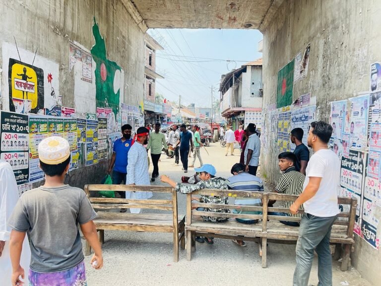 মির্জাগঞ্জে মে দিবসের শোভাযাত্রায় বিএনপির দুই পক্ষের ধাক্কাধাক্কি