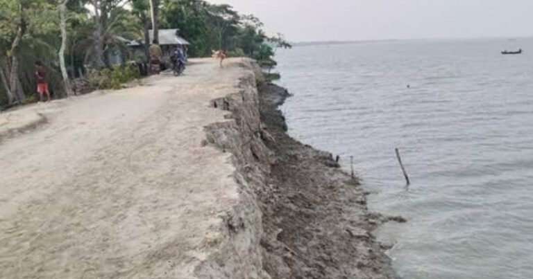 ঘূর্ণিঝড় ‘শক্তি’র শঙ্কা: ঝুঁকিপূর্ণ বাঁধে ভরসাহীন উপকূলবাসী