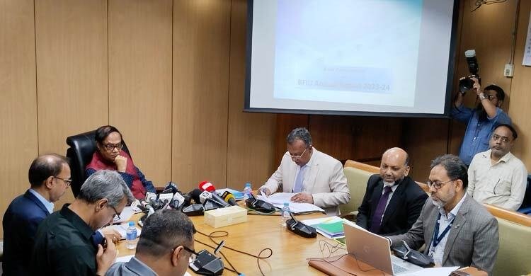 “সরকারি মালিকানায় আসছে কিছু ইসলামী ব্যাংক”, গভর্নর