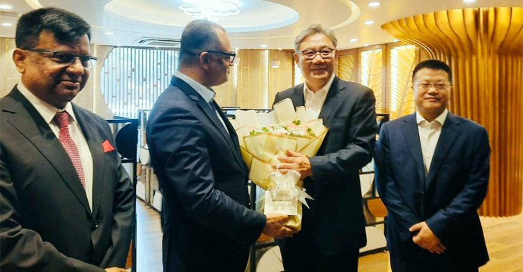 চীনের বাণিজ্যমন্ত্রীর ঢাকা সফর: সঙ্গে ২৫০ বিনিয়োগকারী ও ব্যবসায়ী প্রতিনিধি