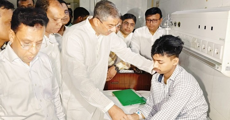 চিকিৎসাধীন জুলাই যোদ্ধাদের পাশে তারেক রহমান, দিলেন আর্থিক সহায়তা