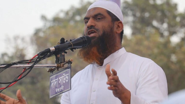 ক্ষমতা ছাড়ার অঙ্গীকার ড. ইউনূসের, ৩০ জুনের পর এক ঘণ্টাও নয়