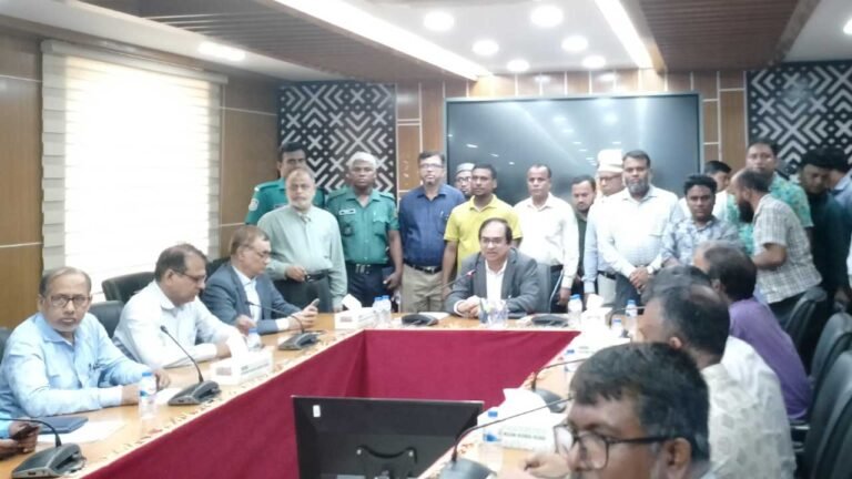 কর্মচারীদের দাবি প্রধান উপদেষ্টাকে জানানো হবে- মন্ত্রীপরিষদ সচিব