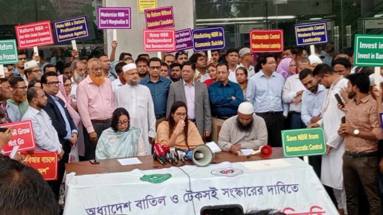  এনবিআরের দাবিতে সরকারের সম্মতি, আন্দোলন স্থগিতের পথে কর্মকর্তারা