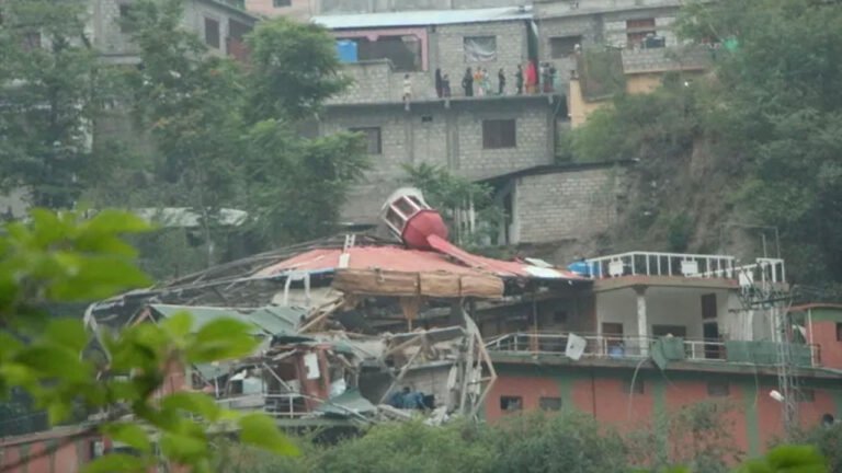 পাকিস্তানে নিহত বেড়ে ২৬