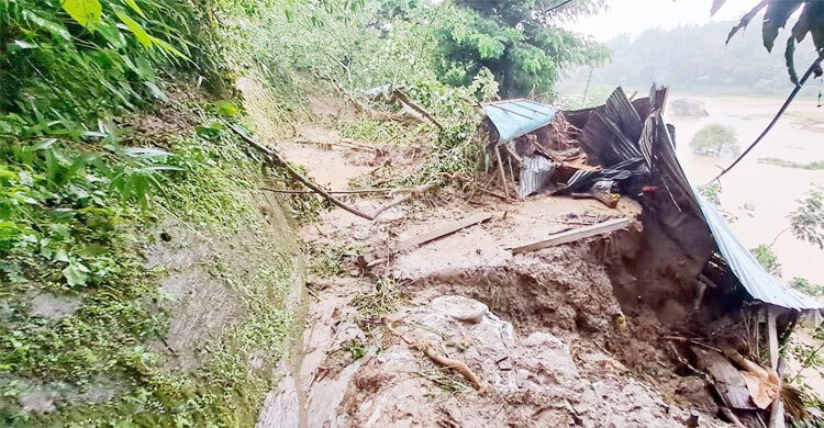 চট্টগ্রাম ও পার্বত্য জেলায় ভূমিধসের ঝুঁকি, আবহাওয়া অফিসের সতর্কবার্তা