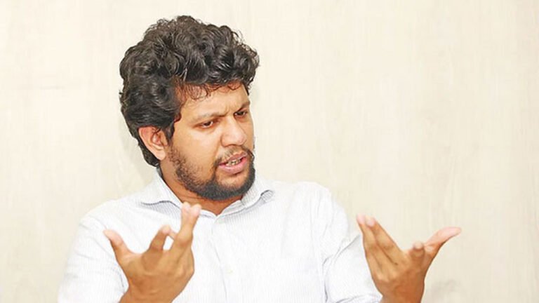 নতুন রাজনৈতিক সমাধান ছাড়া উত্তরণের সুযোগ নেই: মাহফুজ আলম