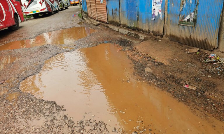 ধ্বংসপ্রায় বরগুনা-বেতাগী সড়ক, দুর্ভোগে যাত্রীরা