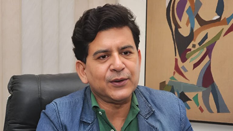 ‘গায়েবি মামলা বিনিয়োগে স্থবিরতা সৃষ্টি করেছে’ : হোসেন জিল্লুর