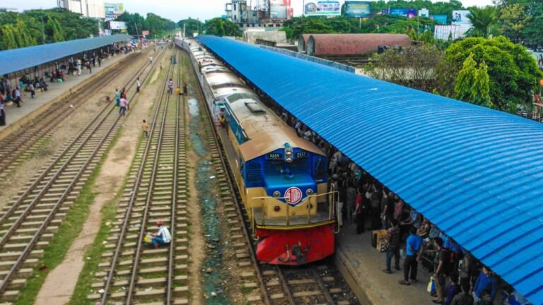  ঈদযাত্রায় ঢাকাগামী ৯ ট্রেন থামবে না বিমানবন্দর স্টেশনে