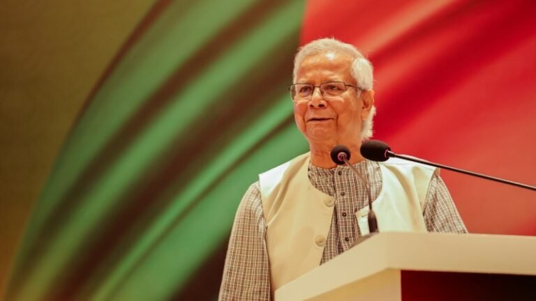 যুক্তরাজ্য সফরে আজ রওনা হচ্ছেন প্রধান উপদেষ্টা ড. মুহাম্মদ ইউনূস