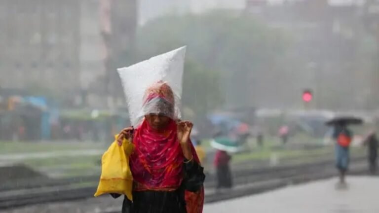 বৃষ্টি থামবে না! আবহাওয়া অধিদপ্তরের নতুন সতর্কবার্তা!