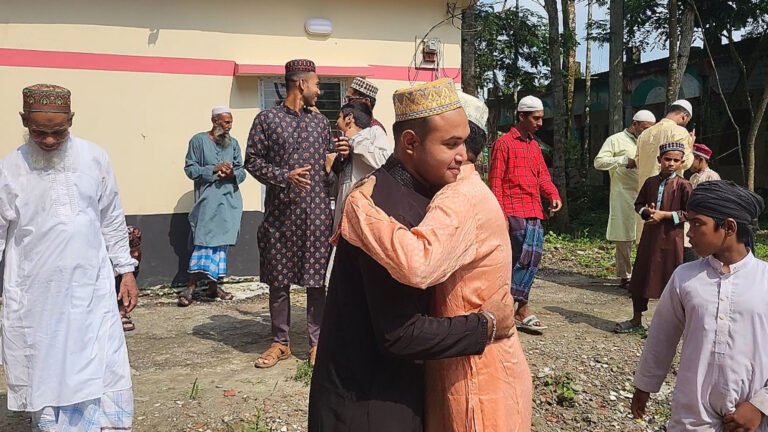 সৌদি আরবের সাথে মিলিয়ে পটুয়াখালীর ৩৫ গ্রামে ঈদ উদযাপন