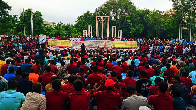 আন্দোলনে অচল পল্লী বিদ্যুৎ, বিদ্যুৎ বিভ্রাটের শঙ্কায় গ্রামাঞ্চল