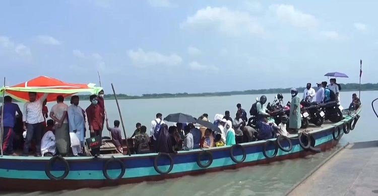 বরিশাল বেলতলা খেয়াঘাটের ভাড়া নিয়ে যাত্রী-ঠিকাদার দ্বন্দ্ব