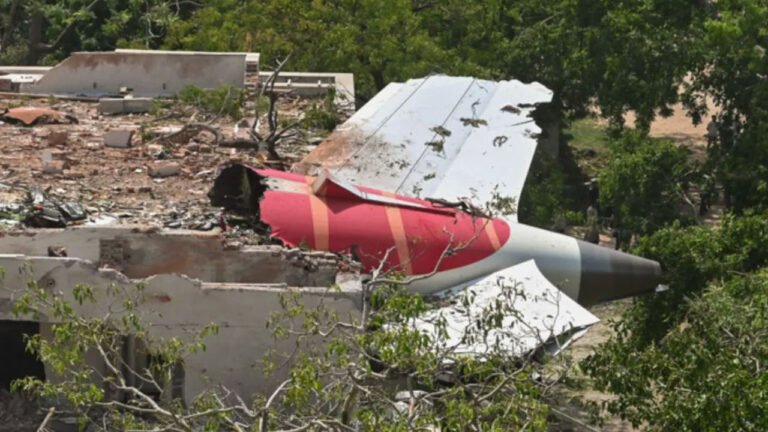 ভারতের বিমান দুর্ঘটনায় দুঃখ প্রকাশ পাকিস্তানের